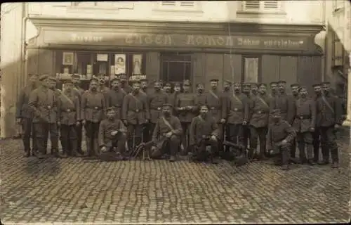 Foto Ak Deutsche Soldaten in Uniformen, MG-Komp., Gruppenaufnahme