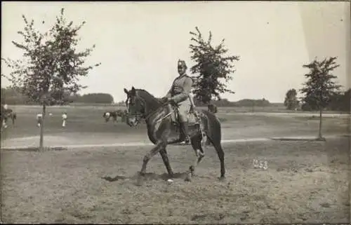 Foto Ak Deutscher Soldat auf einem Pferd, Garde-Masch.-Gesch. Abt.