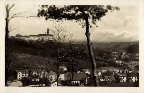 Foto Ak Náchod Reg. Königgrätz, Totalansicht der Stadt, Schloss