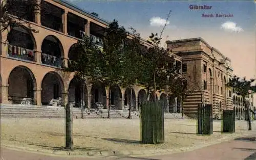 Ak Gibraltar, Blick auf eine Straße mit den südlichen Kasernen