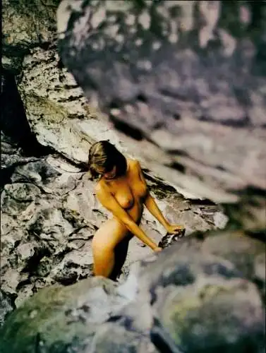 Foto Tisch?, Klaus, Frauenakt, Erotik, Barbusig, Natur, Brünett, Felsen