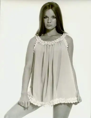 Foto Model in Unterwäsche, Shorty mit Spitzenrüschen, Modell Charmor, 1969