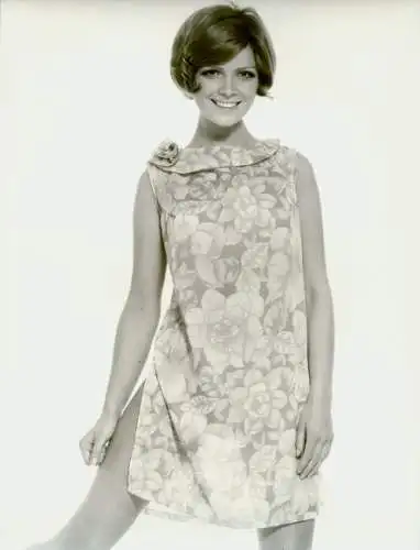 Foto Model in Nachtkleid, Modell Charmor, 1969