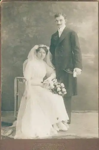 Kabinett Foto Bytom Beuthen Schlesien, Hochzeitspaar, Braut und Bräutigam, Portrait