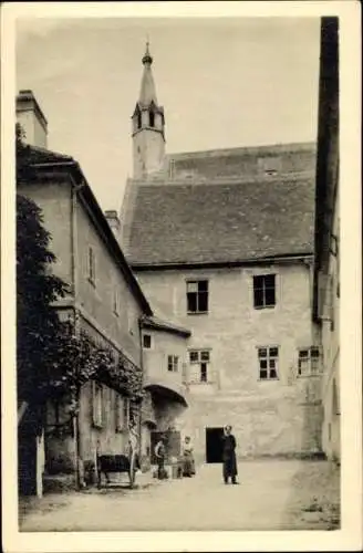 Ak Krems a.d. Donau Niederösterreich, Bürgerspitalhof, Wachau