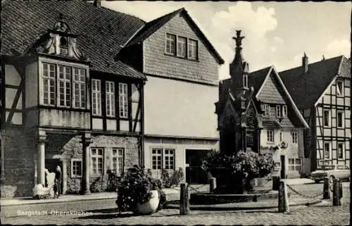 Ak Obernkirchen in Schaumburg, Teilansicht, Neues Theater, Denkmal