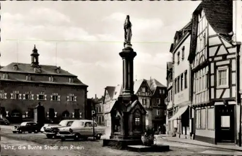 Ak Linz am Rhein, Bunte Stadt am Rhein, Teilansicht, Denkmal