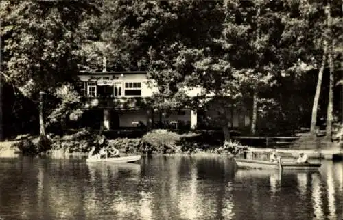 Ak Schleusingen in Thüringen, Wasserpartie, Bootsfahrt, Haus am See