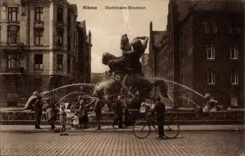 Ak Hamburg Altona, Stuhlmann-Brunnen, Fahrrad, Kinder, Passanten