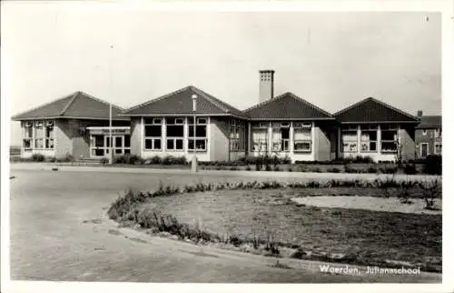 Ak Woerden Utrecht Niederlande, Julianaschool