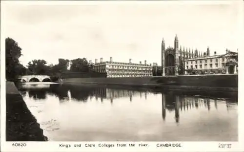 Ak Cambridge East England, King's und Clare Colleges vom Fluss aus