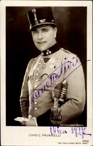 Ak Schauspieler Livio Pavanelli, Portrait in Uniform, Autogramm