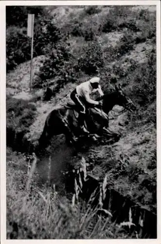 Sammelbild Olympia 1936, Rumänischer Reiter Major Semoff auf Lowak