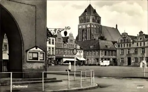 Ak Greifswald in Mecklenburg Vorpommern, Platz der Freundschaft