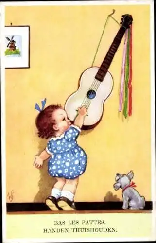 Künstler Ak Scheuermann, Willi, Mädchen versucht an eine Gitarre zu gelangen