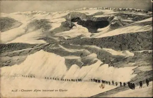Ak Französische Gebirgsjäger überqueren einen Gletscher