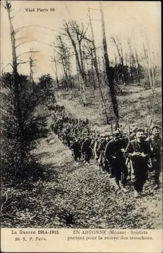 Ak Meuse, En Argonne, Soldaten, die zur Grabenentlastung aufbrechen, I WK