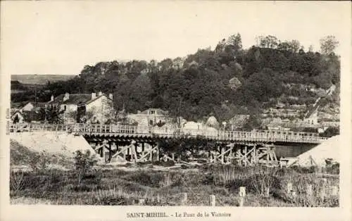 Ak Saint Mihiel Meuse, Pont de la Victoire