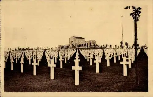 Ak Romagne sous Montfaucon Lothringen Meuse, amerikanischer Soldatenfriedhof