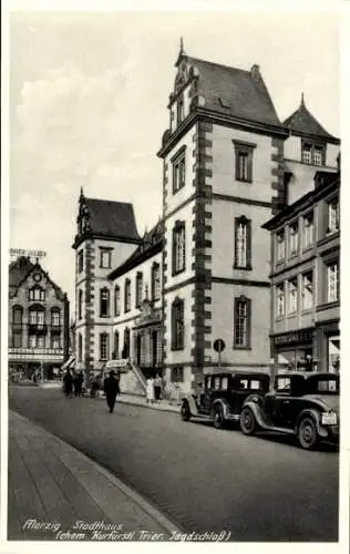 Ak Merzig an der Saar, Stadthaus, ehemaliges Kurfürstliches Trier. Jagdschloss, Auto