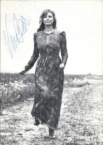 Ak Schauspielerin Vivi Bach, Standportrait, Autogramm