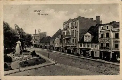 Ak Żagań Sagan Schlesien, Nizzaplatz, Denkmal