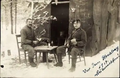 Foto Ak Deutsche Soldaten in Uniformen spielen Karten, Plochberg, I WK