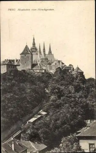 Ak Praha Prag Tschechien, Hradčany Hradschin, Blick vom Hirschgraben
