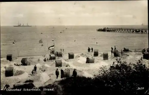 Ak Ostseebad Scharbeutz in Holstein, Strand, Steg, Strandkörbe, Fahnen
