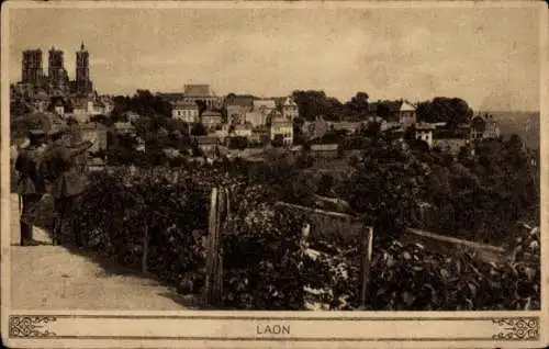 Ak Laon Aisne, Soldaten an der Brücke, Teilansicht der Oberen Stadt
