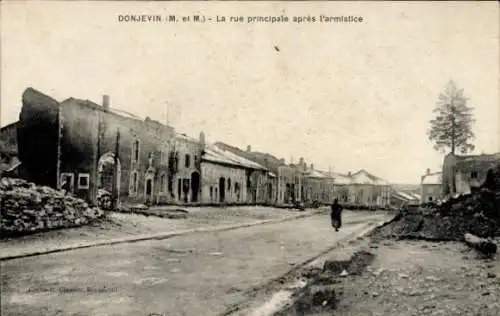 Ak Domjevin Meurthe et Moselle, Rue Principale nach dem Waffenstillstand