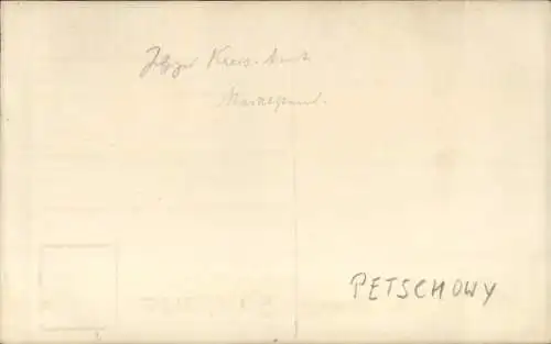 Foto Ak Petschory Petschowy Russland ?, Straßenpartie, Marktplatz