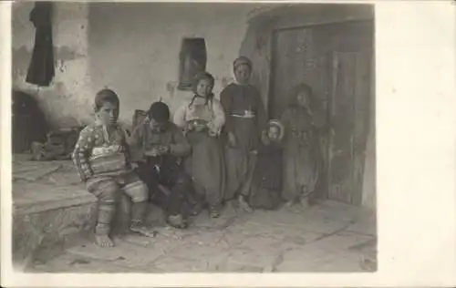 Foto Ak Krivolak Mazedonien, Kinder in Trachten, I WK