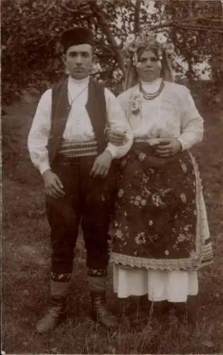 Foto Ak Mazedonien, Paar in Volkstracht