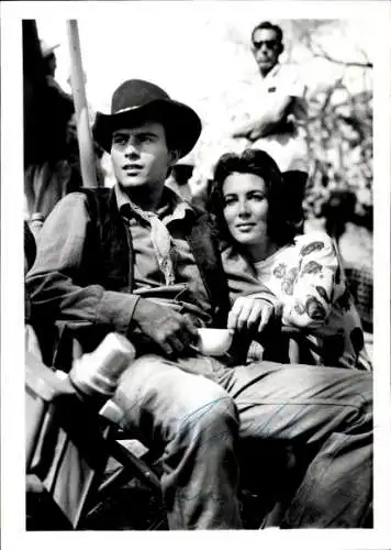 Foto Schauspieler Horst Buchholz und Myriam Bru, Filmszene, Autogramm