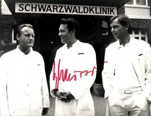 Foto Schauspieler Karl-Walter Diess, Klaus-Jürgen Wussow, Holger Petzold, Schwarzwaldklinik