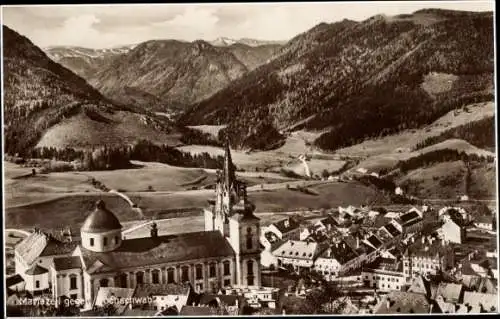 Ak Mariazell Steiermark, Luftbild vom Ort, Kirche