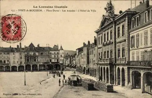 Ak Pont à Mousson Mussenbrück Lothringen Meurthe et Moselle, Place Duroc, Les Arcades