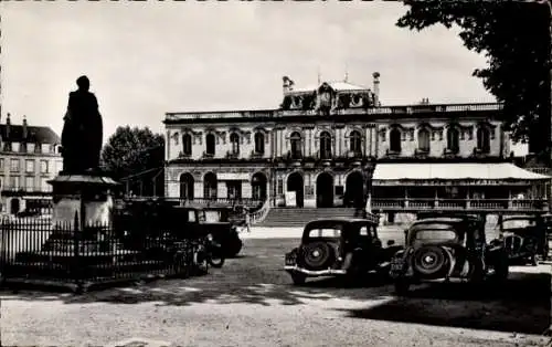 Ak Brive la Gaillarde Corrèze, Theater, Denkmal, Automobile