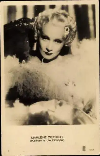 Ak Schauspielerin Marlene Dietrich, Portrait aus Katharina die Große