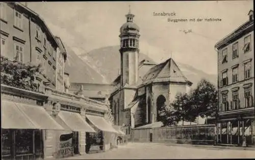 Ak Innsbruck in Tirol, Burggraben mit der Hofkirche