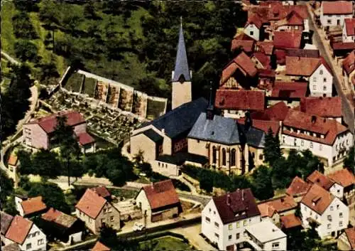Ak Hessenthal Mespelbrunn im Spessart, Blick von oben, Kirche, Teilansicht