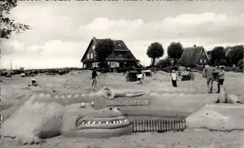 Ak Haffkrug Scharbeutz Ostholstein, Haus am Meer, Strand, Sandfigur Drache, Drachenfels