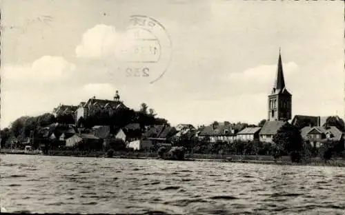 Ak Plön am See Holstein, Gesamtansicht, Kirche