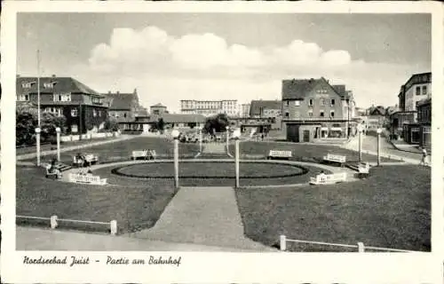 Ak Nordseebad Juist in Ostfriesland, Gartenanlage am Bahnhof