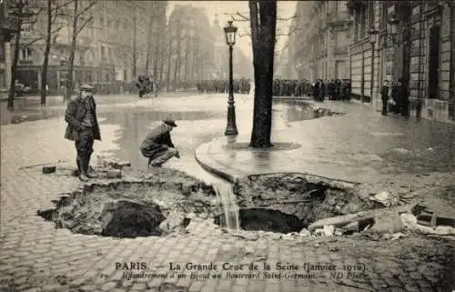 Ak Paris VI, La Grande Crue de la Seine, Januar 1910, Boulevard Saint German