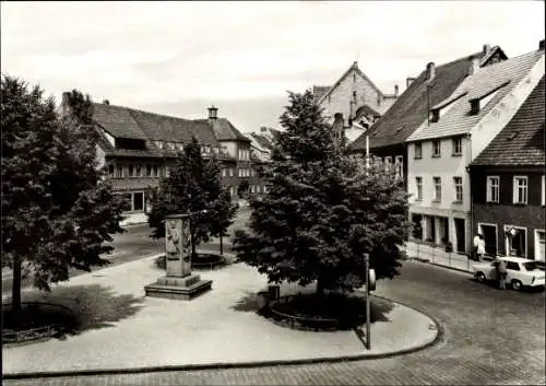 Ak Hettstedt im Harzvorland Sachsen Anhalt, Marktplatz, Denkmal