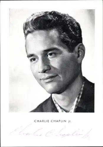 Ak Schauspieler Charlie Chaplin jr., Portrait, Autogramm