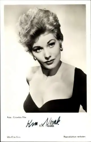 Ak Schauspielerin Kim Novak, Portrait, Autogramm