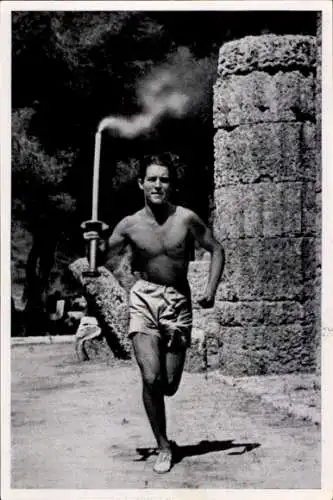 Sammelbild Olympia 1936, Grieche Konstantin Kondyllis mit Olympiafackel